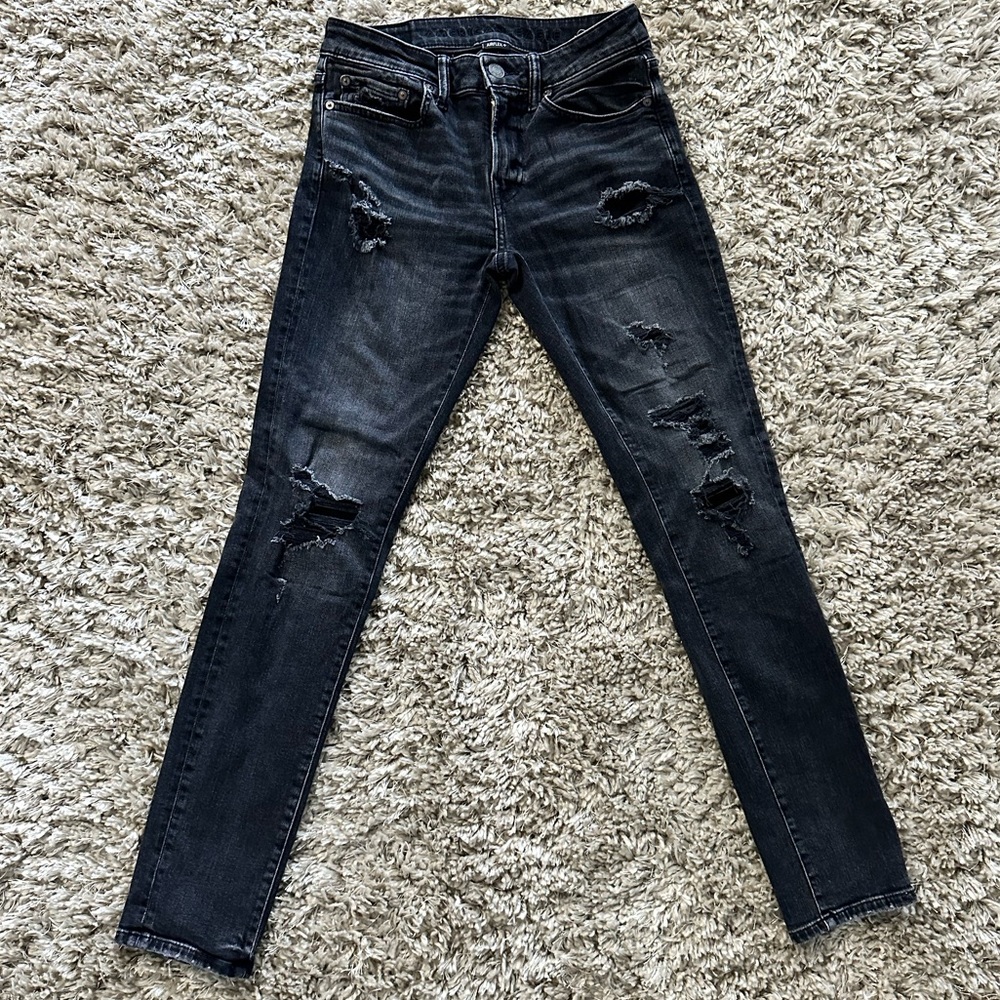 American Eagle black distressed skinny Jean 29x32
